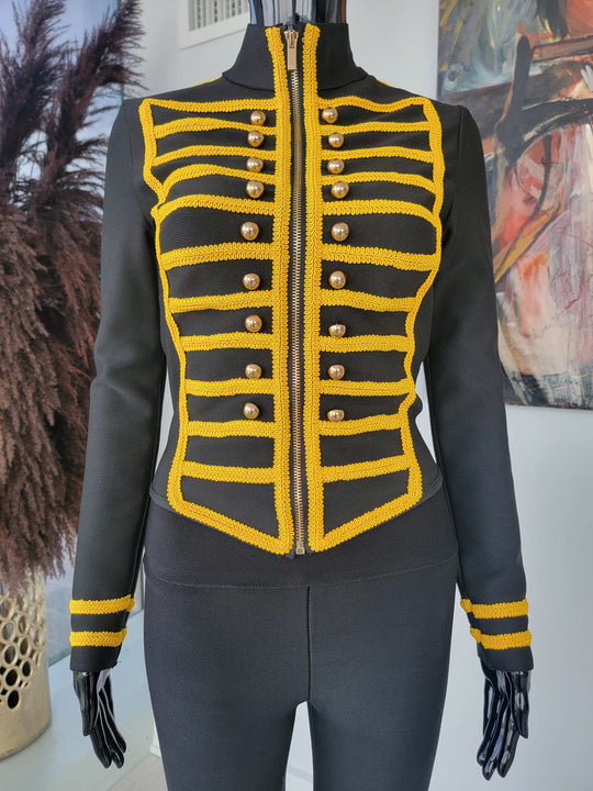 Chaqueta militar con vendaje 